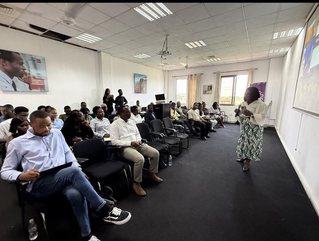 photo_5913637923683240773_y