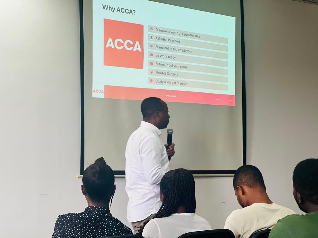 photo_5913637923683240776_y