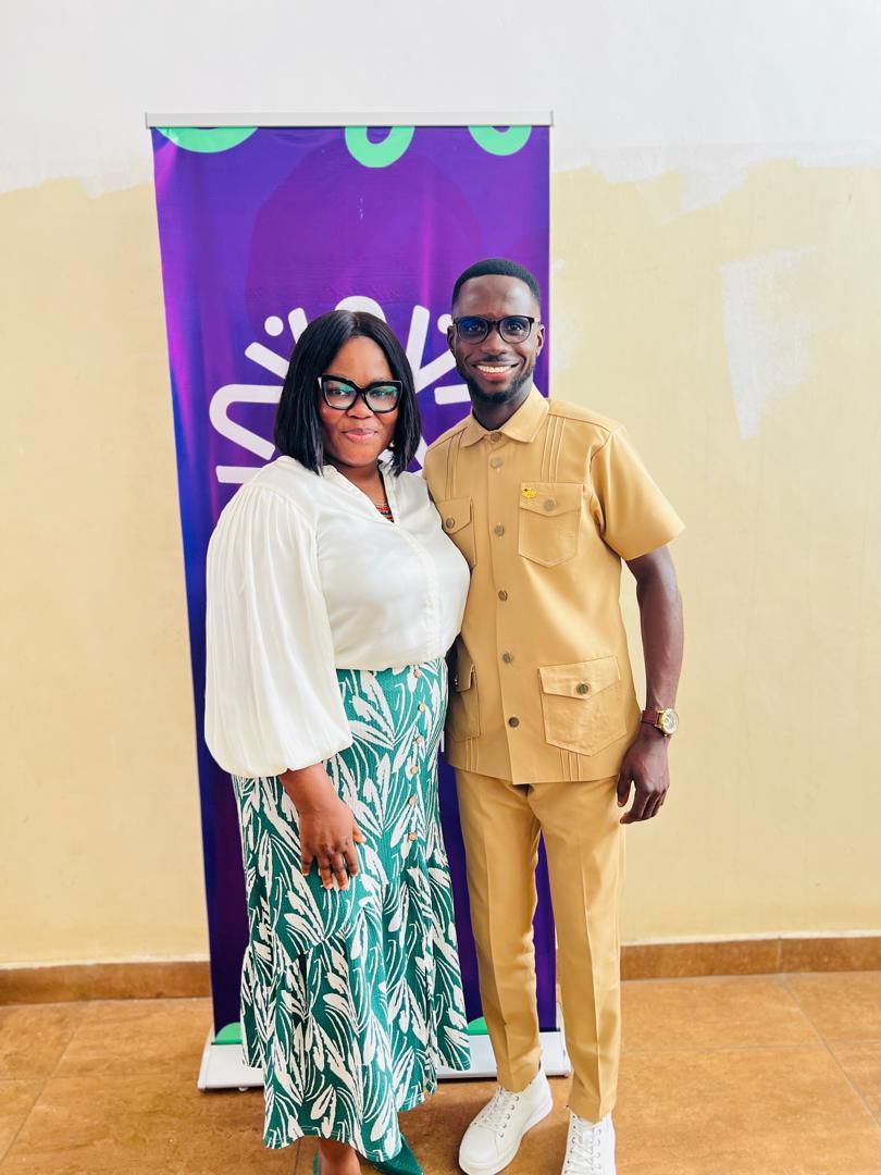 photo_5913637923683240777_y