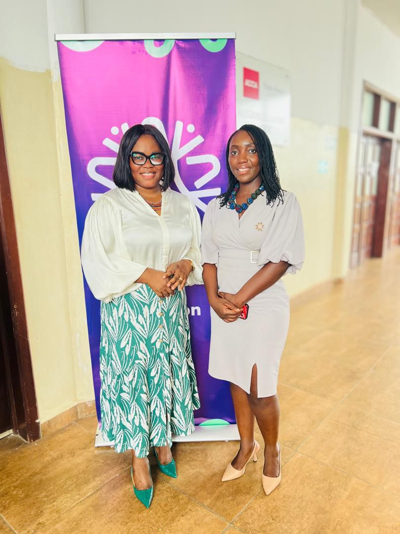 photo_5913637923683240778_y