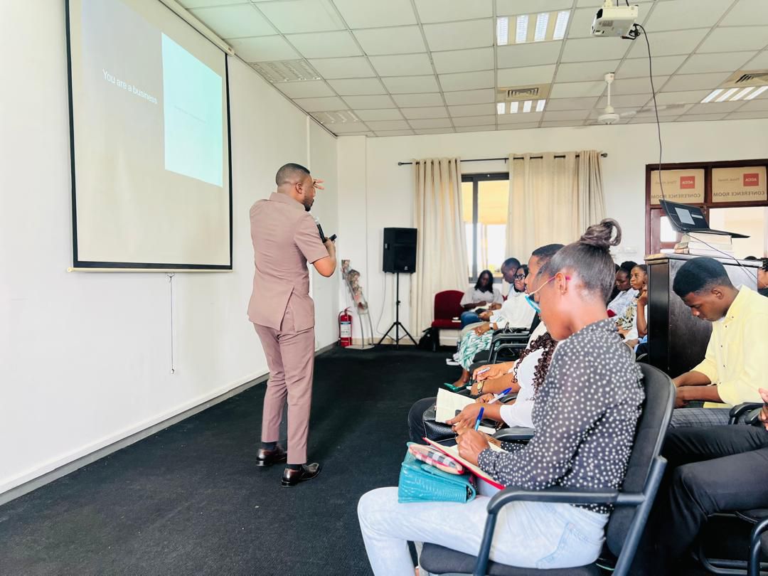 photo_5913637923683240784_y