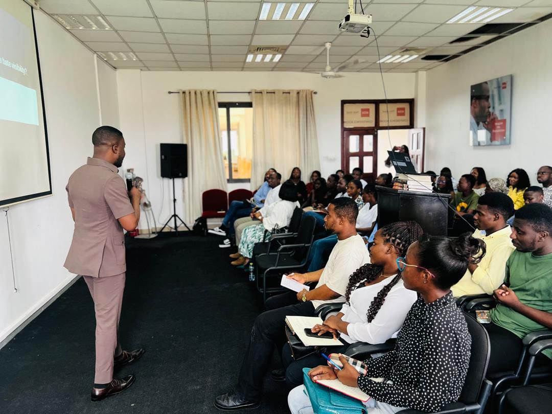 photo_5913637923683240786_y