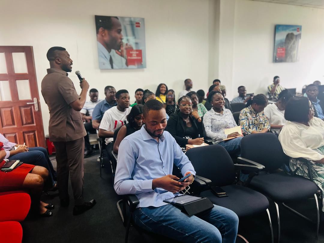 photo_5913637923683240788_y