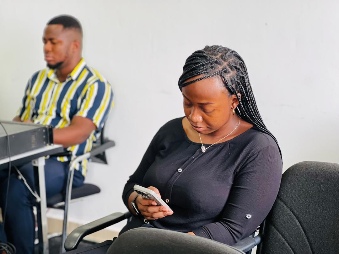 photo_5913637923683240791_y