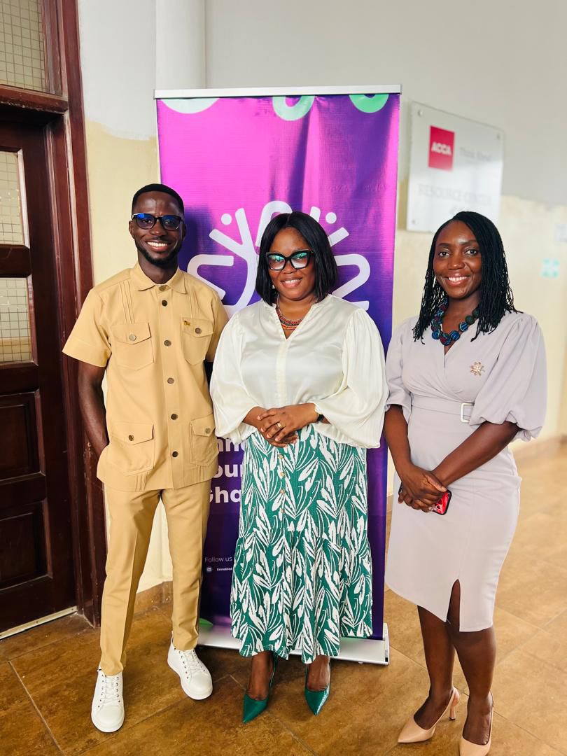 photo_5913637923683240793_y