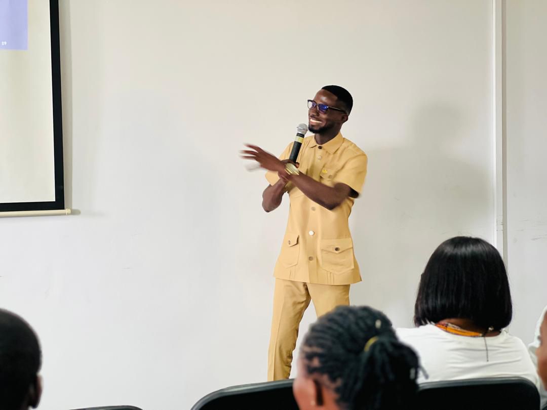 photo_5913637923683240803_y