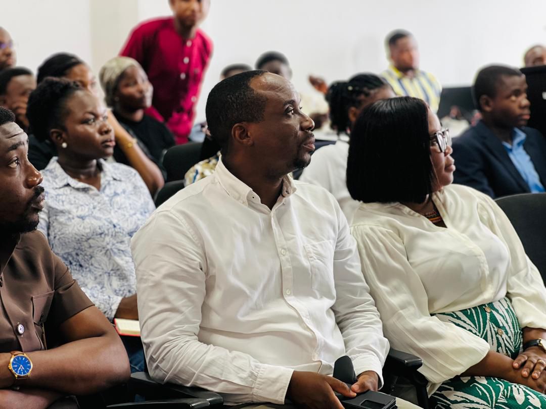 photo_5913637923683240805_y